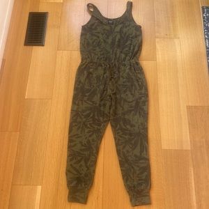 Prana jumper, green jungle camo print